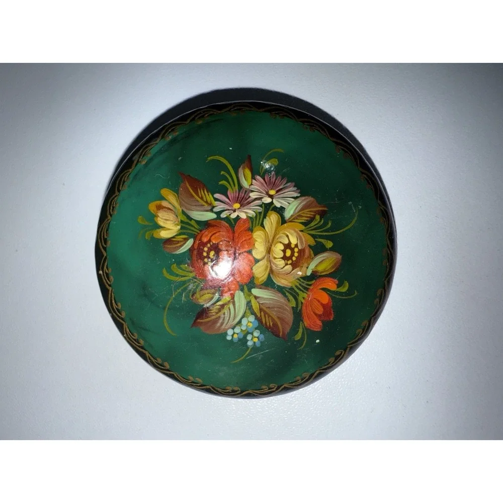 Vintage 1993 Signed Russian‎ Hand-Painted Flowers Lacquer Wood Brooch Green